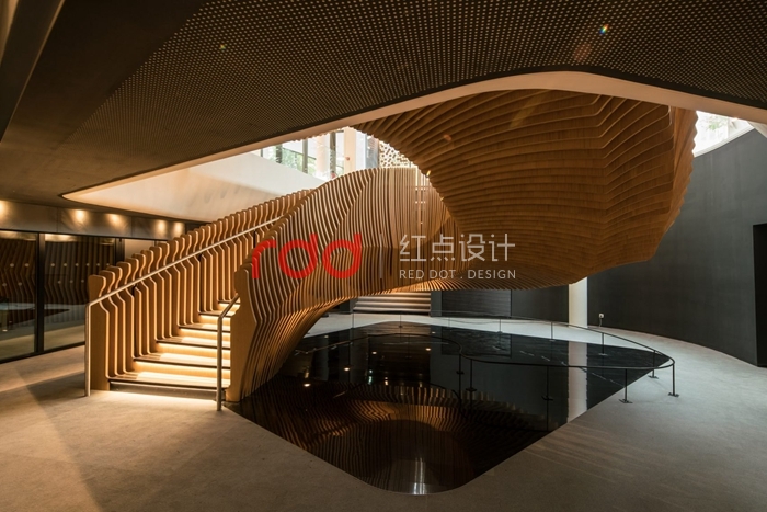 LV的辦公室設(shè)計(jì)裝修,簡(jiǎn)直就是網(wǎng)紅打卡勝地啊-4.jpg LV的辦公室設(shè)計(jì)裝修,簡(jiǎn)直就是網(wǎng)紅打卡勝地啊-4.jpg