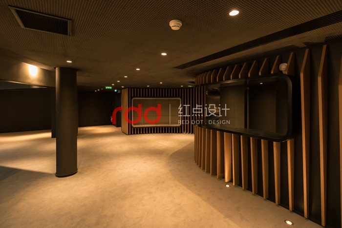 LV的辦公室設(shè)計(jì)裝修,簡(jiǎn)直就是網(wǎng)紅打卡勝地啊-8.jpg LV的辦公室設(shè)計(jì)裝修,簡(jiǎn)直就是網(wǎng)紅打卡勝地啊-8.jpg